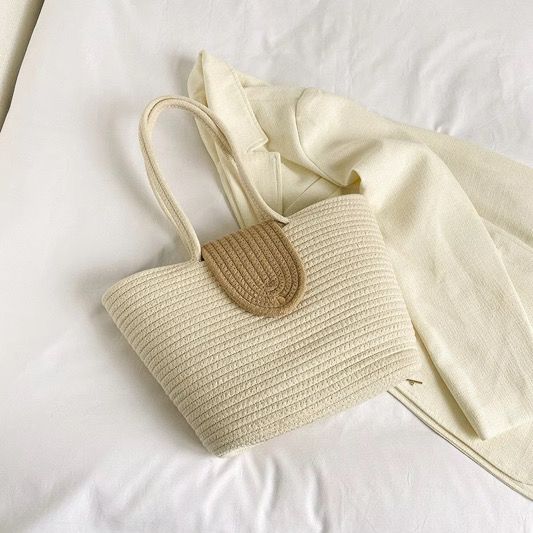 Large Brown Beach Bag – Stylish Oversized Tote for Travel, Beach & Summer Outings